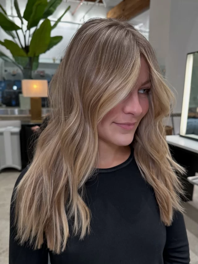 Sandy Blonde Effortless Glow 🤩

Color + Cut: @hairbyblake 💛

#chicagohairstylist #blondehairinspo 

chicago hair salon | chicago hairstylist | chicago blonde | chicago blonde specialist | blonde hair inspo | sandy blonde |