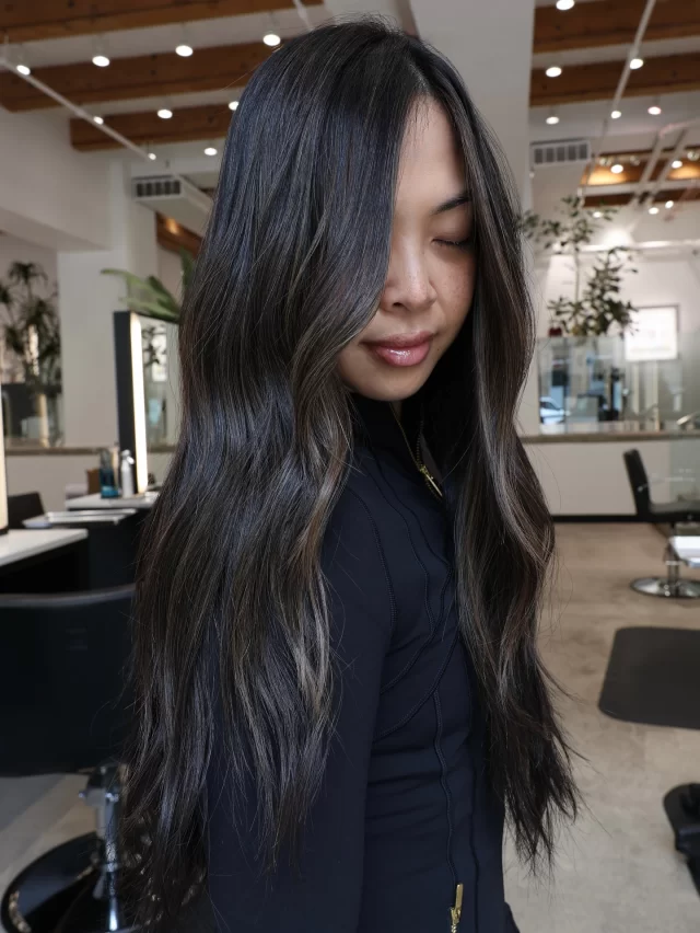 Mocha Mousse Balayage 🤎

Color: @colorbygabbyg 

#brunettebalayage #chicagohairstylist 

brunette balayage | chicago hair salon | chicago hairstylist | masters of balayage |