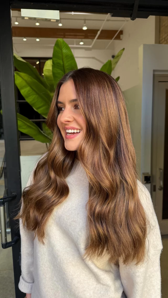 Toasted Hazelnut 🌰🤎✨

Color + Cut: @styledbyktg 

#chicagohairstylist #chicagohairsalon 

hazelnut balayage | chicago hair | chicago hair salon | chicago hairstylist |