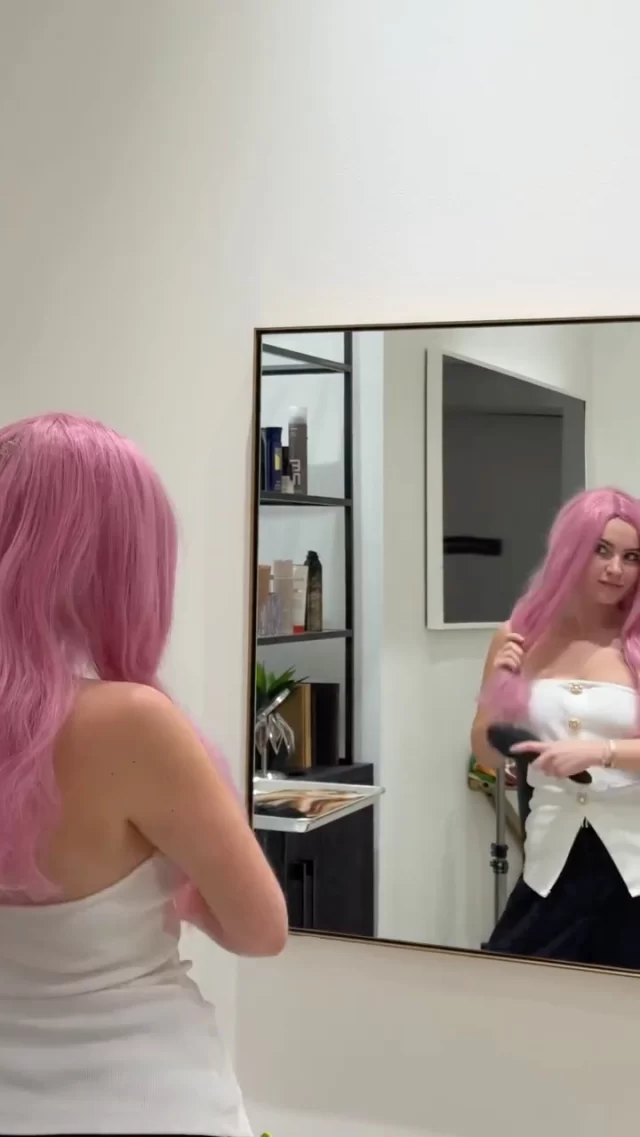 Wishing you a spooky Halloween from the Arsova team! 🩷👻🎃 #arsovasalon #chicago 

(Chicago balayage, lived in color, Chicago hair salon, Chicago colorist, balayage Chicago, hair color experts, Chicago stylist, hair transformation, salon life, hair goals, color specialist, hair inspo, Chicago love, hair artistry, colorist life)