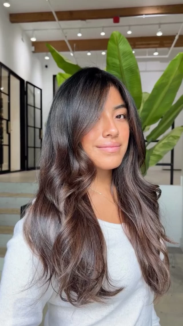 Rich, Espresso Brunette Glow 🤎☕️

Color: @megumicolorr ✨

#brunettebalayage #chicagohairstylist 

espresso brunette balayage | chicago hair | Chicago hairstylist | chicago hair salon |
