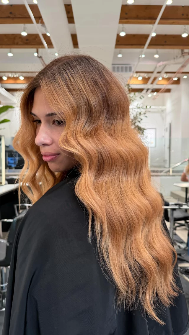 HAIR REVEAL 🧡 STRAWBERRY BLONDE 🍓 
Color by @heavenleighhhair 

#hairtransformation #chicagohairstylist 

hair reveal | chicago hair salon | chicago hairstylist | hair transformation | hair before and after |