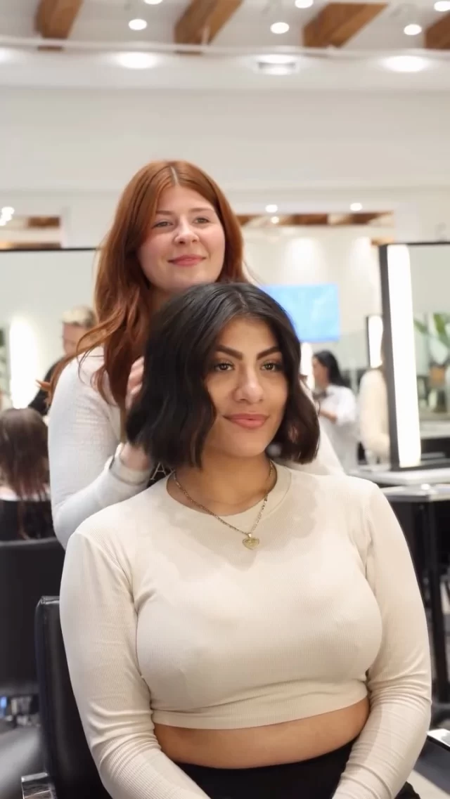 THIS IS YOUR SIGN - to do the big chop 💇‍♀️ 

Cut: @sophiastylesyou 

#hairtransformation #shorthaircut #bobcut 

chicago hairstylist | chicago hair salon | hair transformation | short haircut | bob haircut | hair before and after |