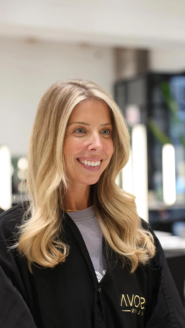 When your hair looks good, you feel good 💛

Color + Cut: @jenahartzhair 

#blondebalayage #chicagohairstylist 

chicago hair salon | chicago hair | chicago blonde | chicago hairstylist | blonde balayage |