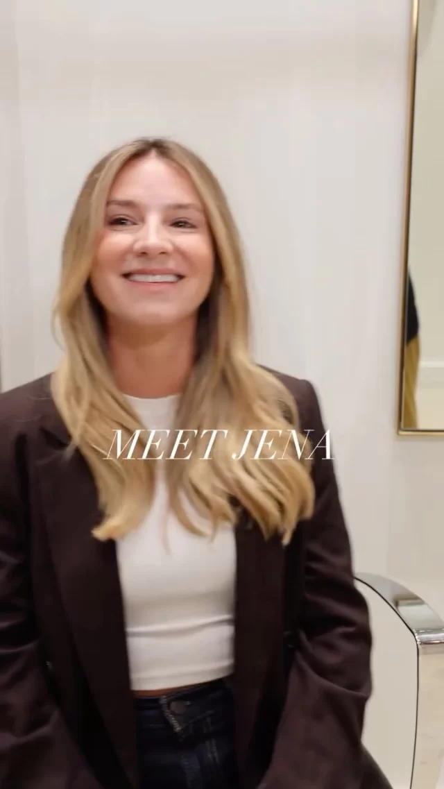 MEET JENA 🥰 @jenahartzhair 

Book color, cut & extension appointments with her Tuesday-Saturdays here at Arsova 🤍

#chicagohairstylist #chicagohairsalon

chicago hairstylist | chicago hair salon | meet your hairstylist | chicago hair |