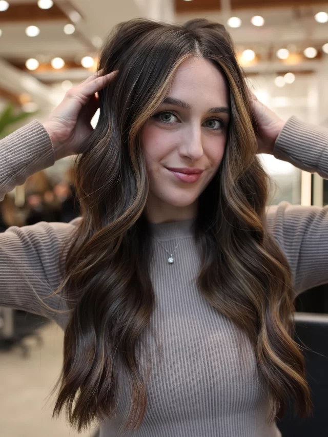 Haute Chocolate Caramel Balayage 🤎🍫

Color by @betsabethhair on @hailey.the.stylist 🥰

#brunettebalayage #chicagohairstylist 

brunette balayage | chicago hairstylist | chicago hair salon | masters of balayage |