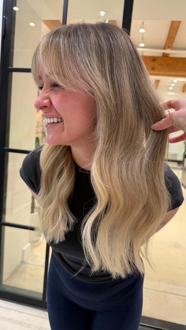 Soft Blonde 18 inch @bellamihairpro K-tip Installation by @aleahkhair ✨

3 packs for natural fullness on this beauty 💛

chicago hair extensions | chicago hair salon | chicago hairstylist | hair extension installation | chicago extensions | chicago extension specialist |